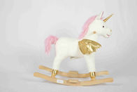 Unicorno di legno del cavallo a dondolo dei giocattoli del bambino bianco per l'animale farcito Seat dell'alto scaffale