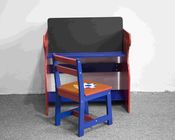 Sport di legno del bambino - insieme di tema della sedia di scrittorio di studio